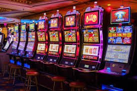Bàn live casino với dealer thật tại SV188 phát sóng 24/7